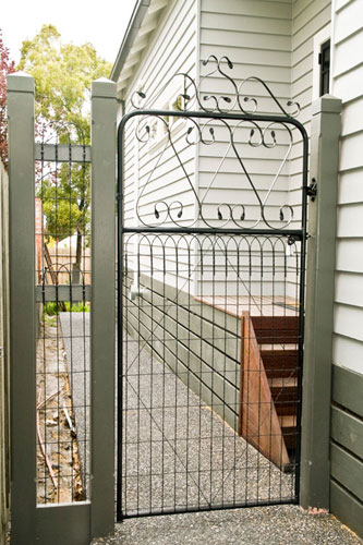 Side woven wire gate